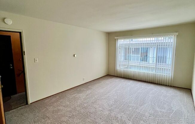 1 bed, 1 bath, 700 sqft, $1,895, Unit 219 Grand Ave #6