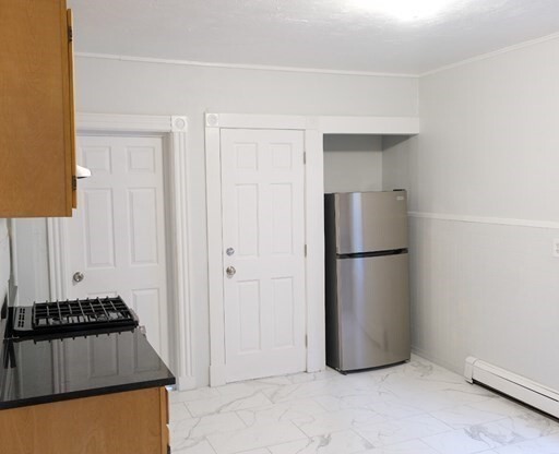 4 beds, 1 bath, $2,800, Unit 2