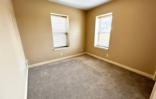 2 beds, 1 bath, 800 sqft, $1,195, Unit 601 - Unit 305 B800