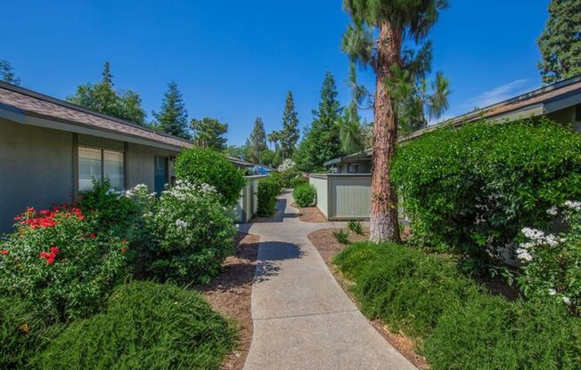 2 beds, 1 bath, 900 sqft, $1,610, Unit 17-056
