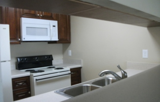 2 beds, 1 bath, $1,200, Unit 11