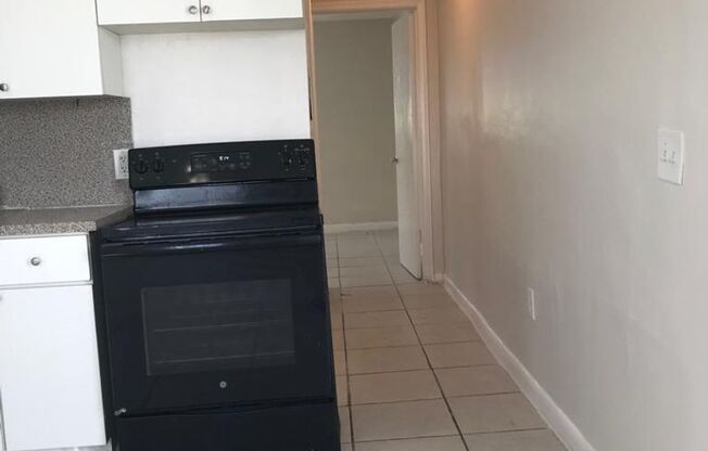 1 bed, 1 bath, 630 sqft, $1,400, Unit 5250-17