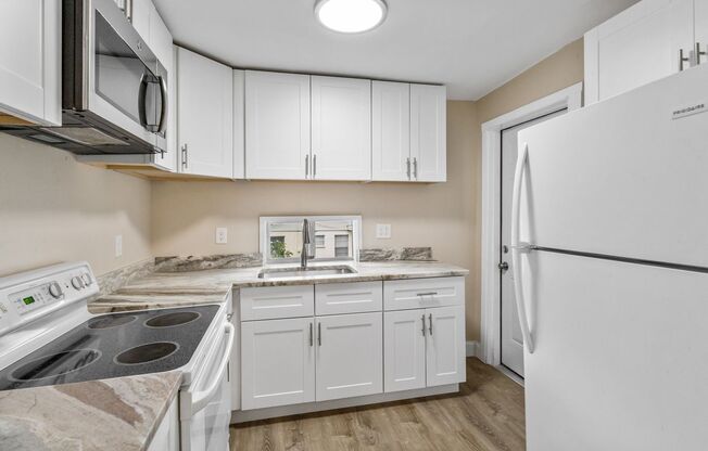 REDUCED Rent $1995.00.... 3 bed/2 bath Split Level, NEW downstairs addition, lots of extras ** FREE 65 INCH TV if moved in by 2/14**