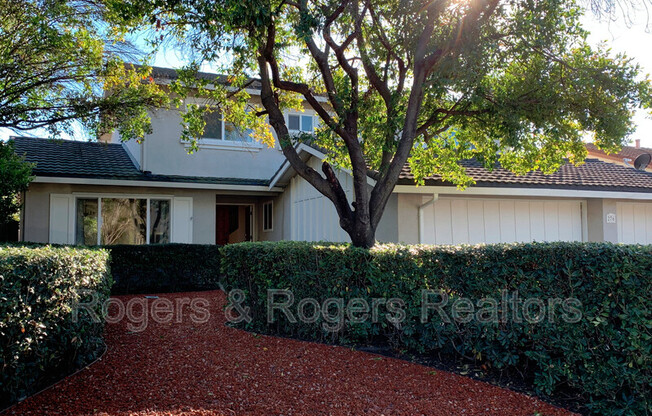 276 MORAGA WAY