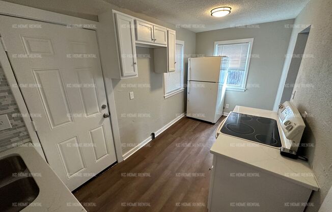 Updated 2 bed 1.5 bath in KCMO!
