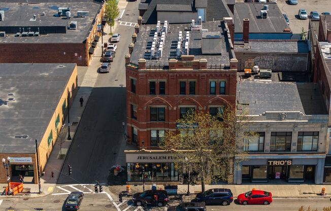 2 beds, 1 bath, 9,999 sqft, $2,250, Unit 64-203