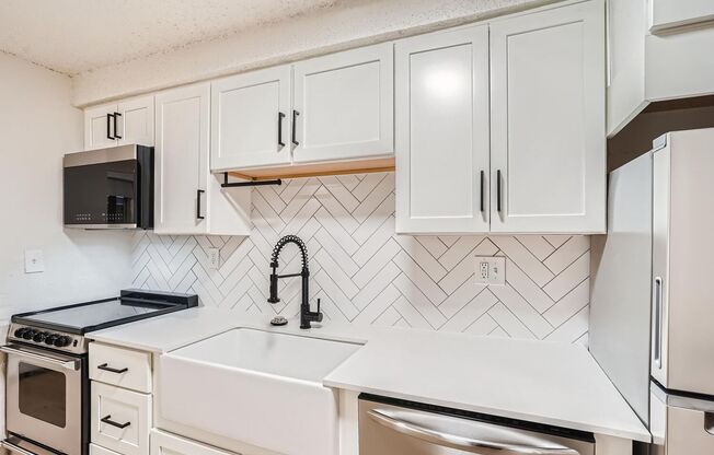 2 beds, 1 bath, 550 sqft, $1,575, Unit 103