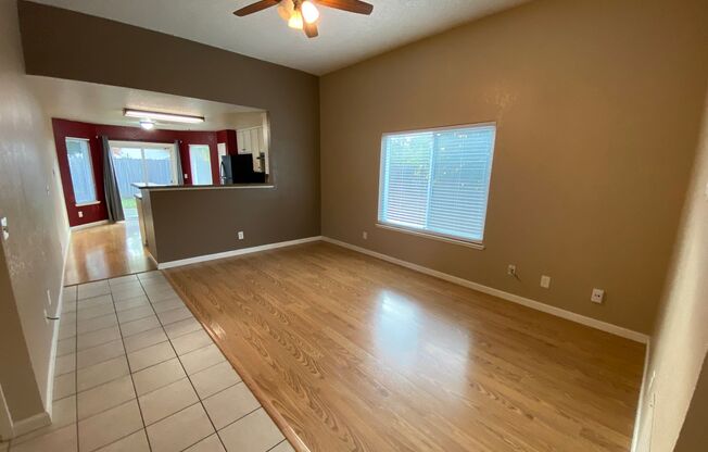 Spacious Halfplex in a Court