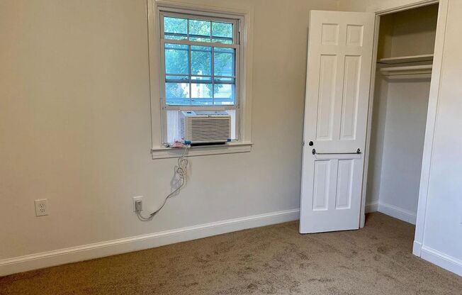 3 beds, 1 bath, $2,700