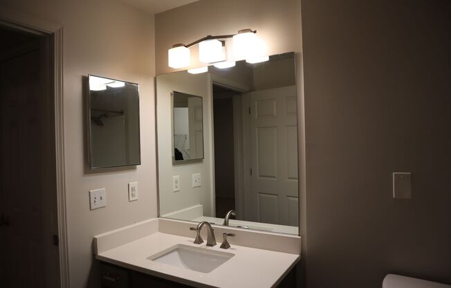 1 bed, 1 bath, 671 sqft, $1,379, Unit 28-28107