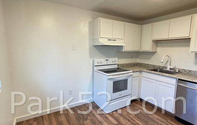 Lakewood Area Single Level Apartment