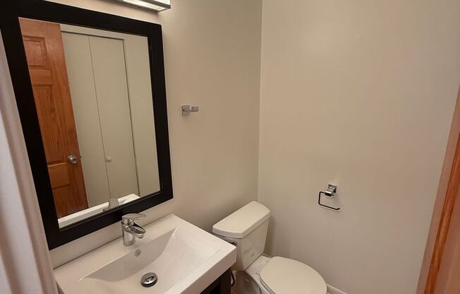 2 beds, 1.5 baths, $2,600, Unit 314