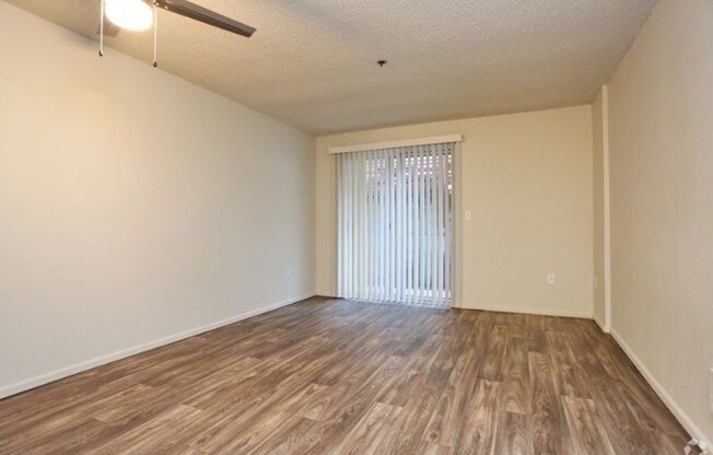 2 beds, 1 bath, 868 sqft, $1,629, Unit 106