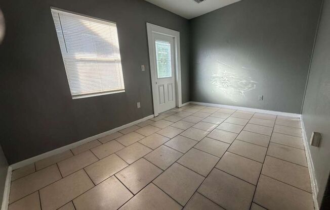 Cozy 2 bedroom/1 bathroom Single family home in the heart of Ybor! Apply for FREE This Holiday Season!