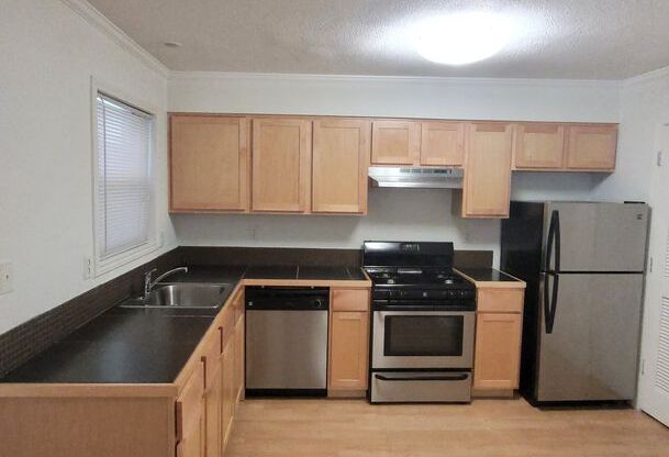 2 beds, 2 baths, 989 sqft, $1,700, Unit PEN-203A