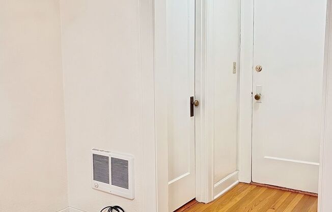 Studio, 1 bath, 467 sqft, $1,030, Unit 207