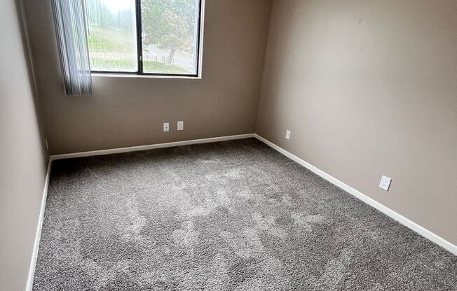2 beds, 1 bath, 900 sqft, $949, Unit 232