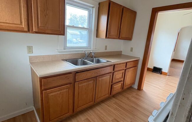 3 bedroom 1 ba single family home