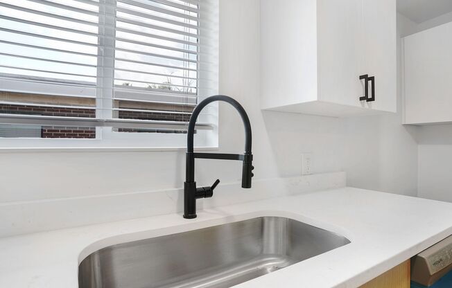 2 beds, 1 bath, 750 sqft, $1,595, Unit 1862-1