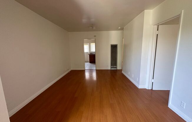 2 beds, 1 bath, $2,200