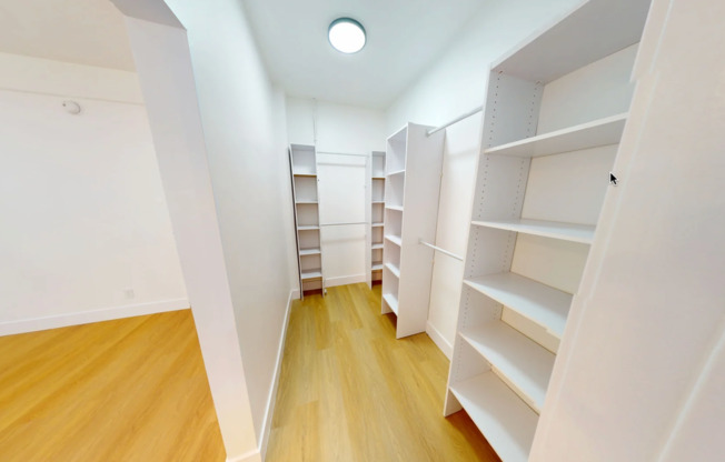 Studio, 1 bath, 400 sqft, $1,595, Unit 324