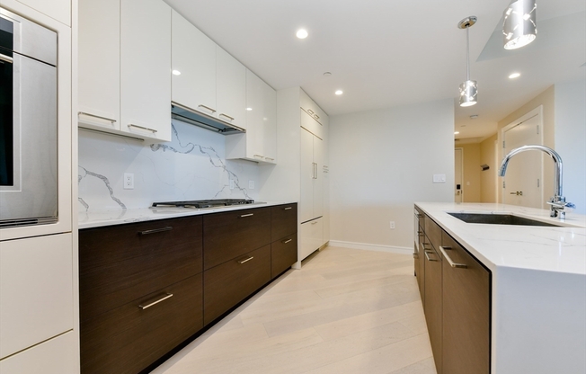 2 beds, 2 baths, 1,367 sqft, $8,200, Unit 902