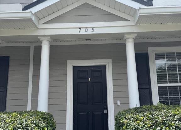 705 HEMINGWAY CIR