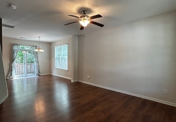 257 CHESTERTON DR