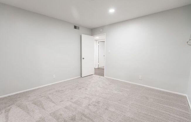 3 beds, 2 baths, 1,300 sqft, $3,698, Unit 202