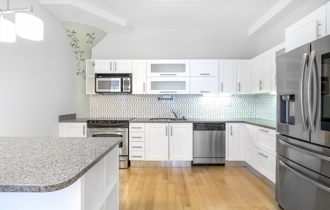 2 beds, 2 baths, 1,708 sqft, $5,500, Unit 6-5
