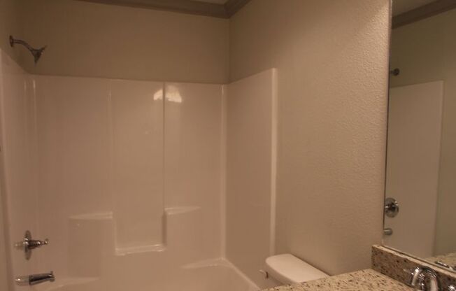 3 beds, 2 baths, $1,895, Unit Unit 5906