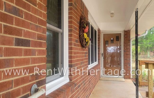 GRAMPA'S BUNGELOW - AWESOME BRICK RANCH WITH FULL UNFINISHED BASEMENT / GREAT LOCATION