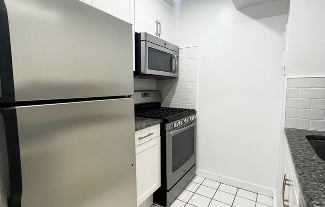 Studio, 1 bath, 405 sqft, $3,500, Unit 10E