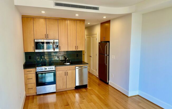 1 bed, 1 bath, $2,750, Unit 713