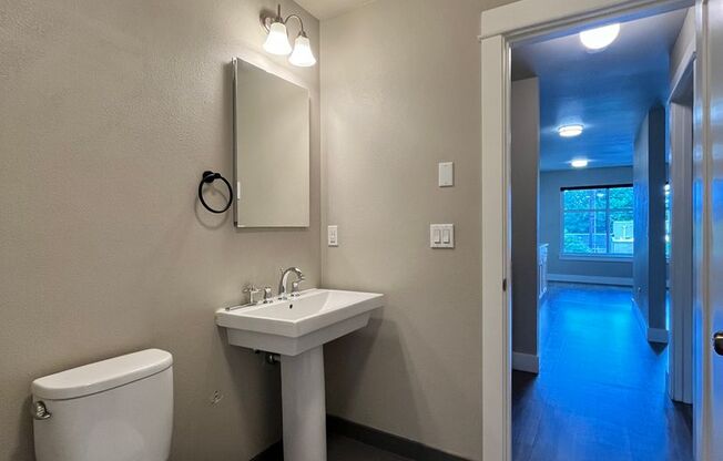 1 bed, 1 bath, $1,595, Unit 14