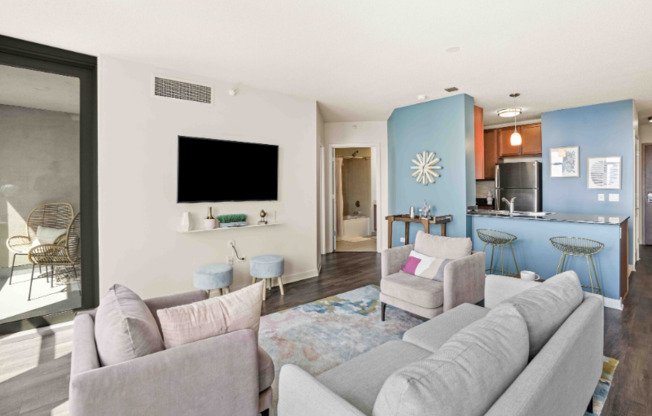 599 W KINZIE