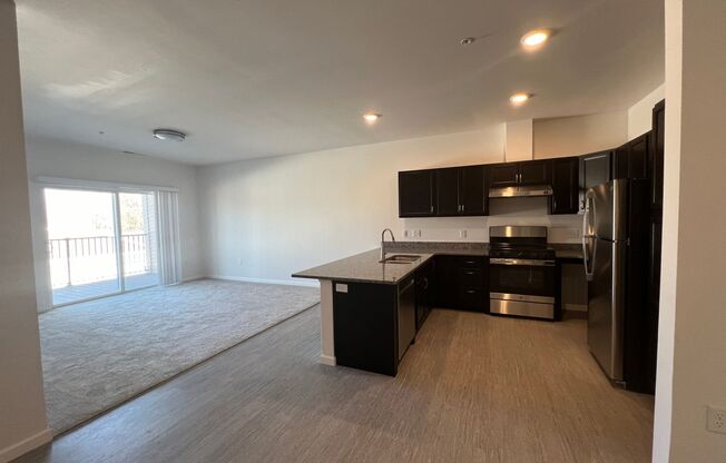 3 beds, 2 baths, 1,344 sqft, $1,665, Unit 526