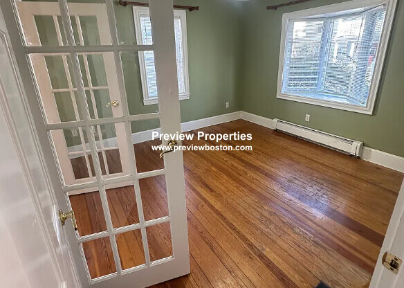 28 MONTFERN AVE