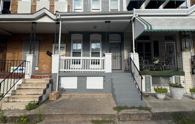 Modern 4-Bedroom with Yard & Easy Downtown Access