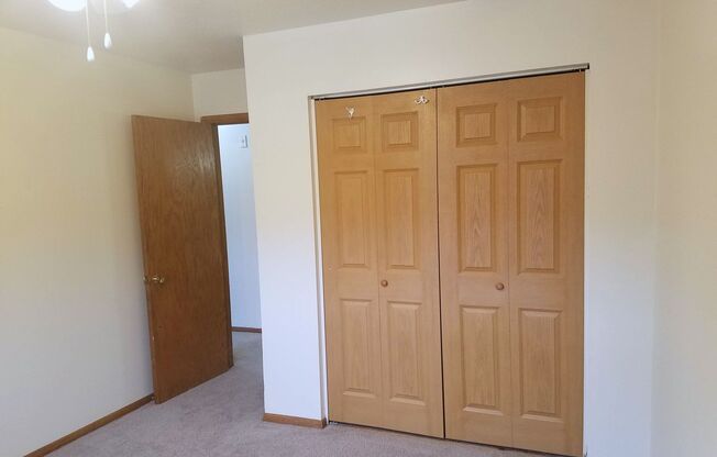 2 beds, 1 bath, $1,440, Unit 12