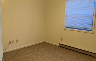 1 bed, 1 bath, 700 sqft, $550, Unit 6