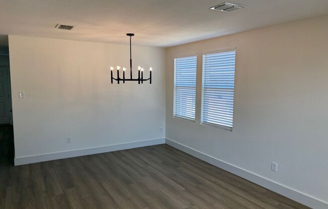803 Moss Glen