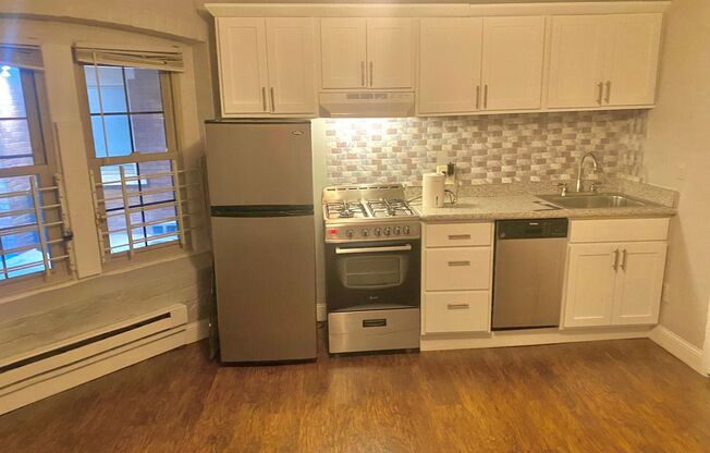 Studio, 1 bath, 400 sqft, $700, Unit MK 14