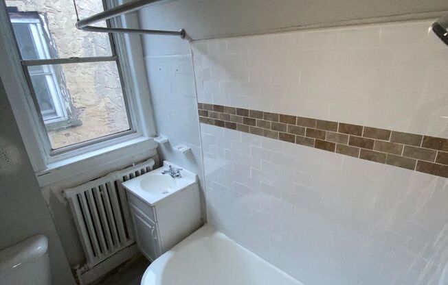 Remodeled 3 Bedroom with Huge Back Deck (Southwest Philadelphia)