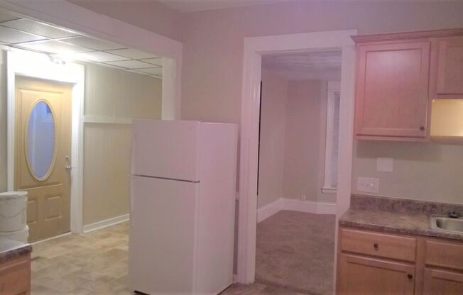 2 beds, 1 bath, 1,050 sqft, $1,125