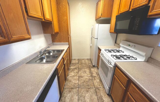 2 beds, 2 baths, $850, Unit UNIT 1102