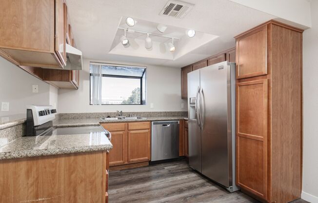 2 beds, 2 baths, $1,400, Unit Building 4