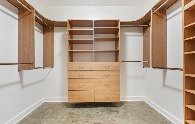 2 beds, 2 baths, 1,685 sqft, $3,900, Unit CIV1605