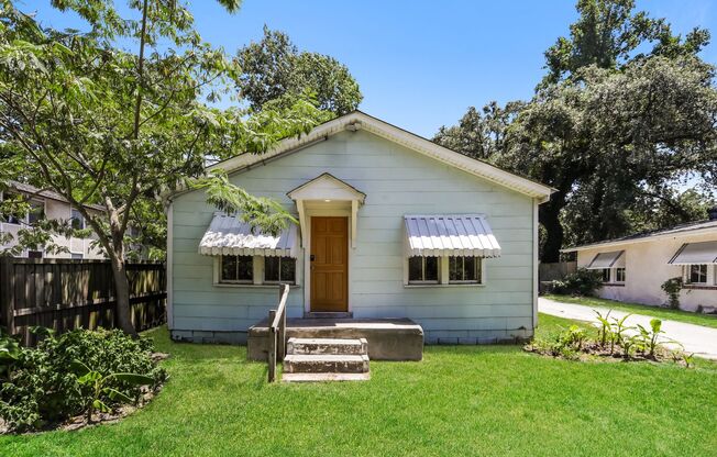 1 bedroom / 1 bath ~ Just Renovated & Move-In Ready!