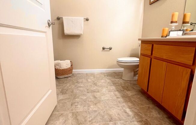 1 bed, 1 bath, 650 sqft, $1,295, Unit 013